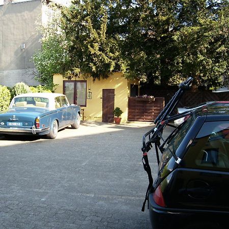 Domhotel Bed & Breakfast Schleswig Bagian luar foto