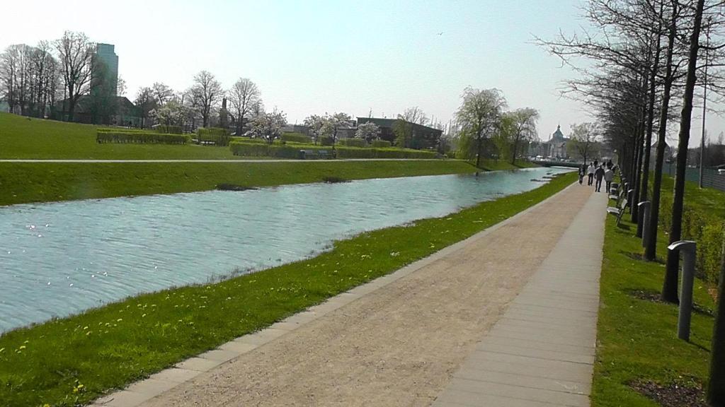Domhotel Bed & Breakfast Schleswig Bagian luar foto